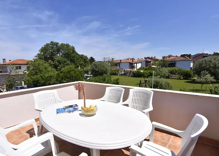Geraeumige In Punta In Strandnaehe- By Interhome Apartmán