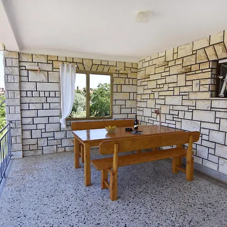 아파트 Geraeumige In Punta In Strandnaehe- By Interhome