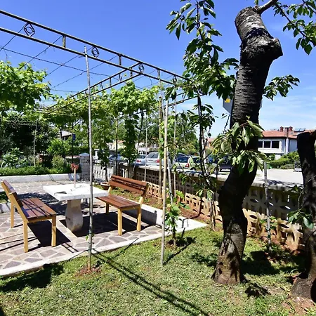 Geraeumige In Punta In Strandnaehe- By Interhome 우마그
