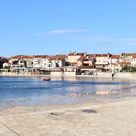 아파트 Geraeumige In Punta In Strandnaehe- By Interhome 우마그